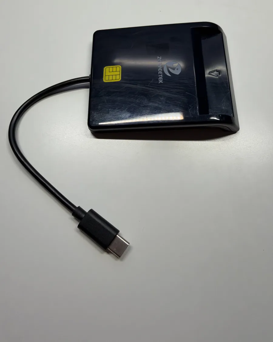 Zoweetek USB-C smart card reader