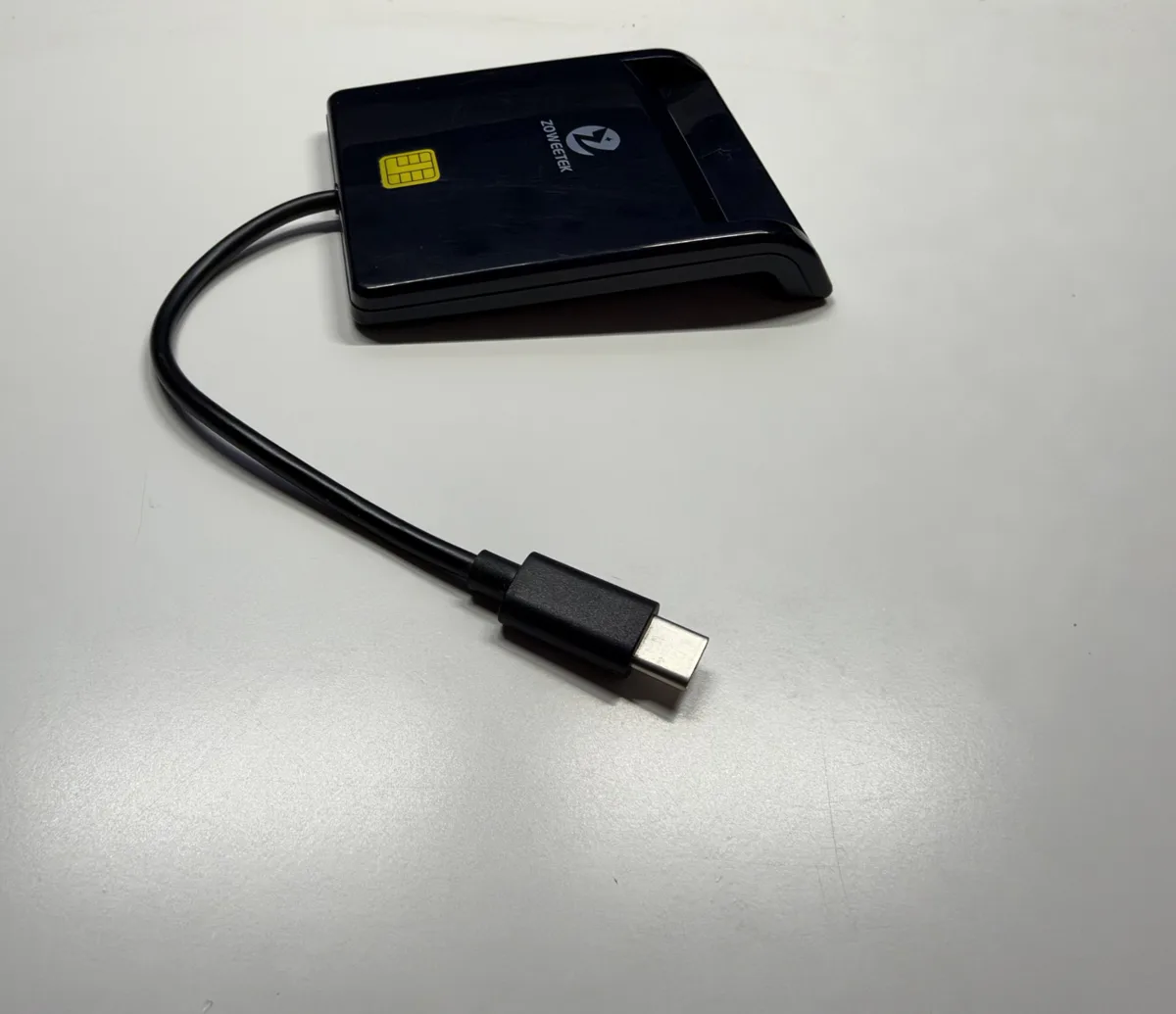 Zoweetek reader with its USB-C cable